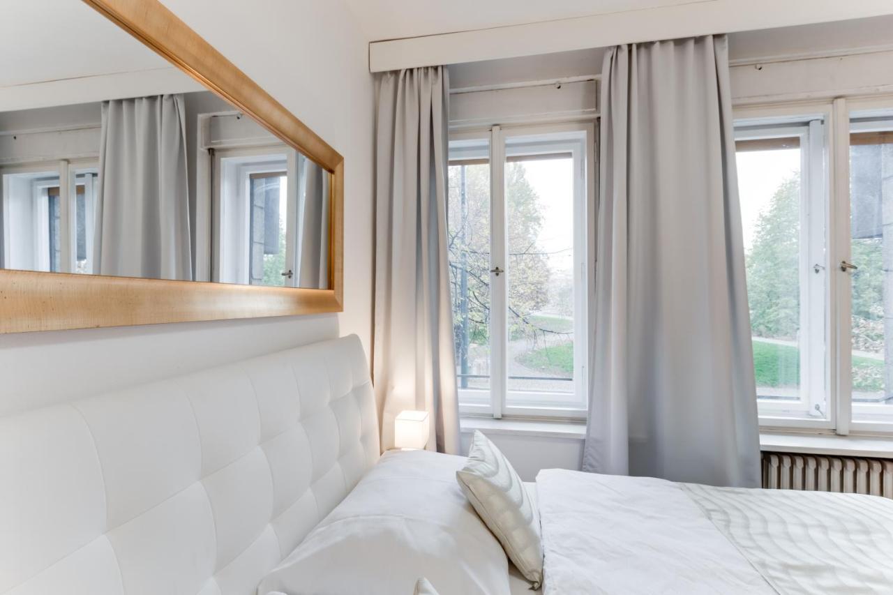 Exclusive Riverside Apartment In The Heart Of Praha Bagian luar foto
